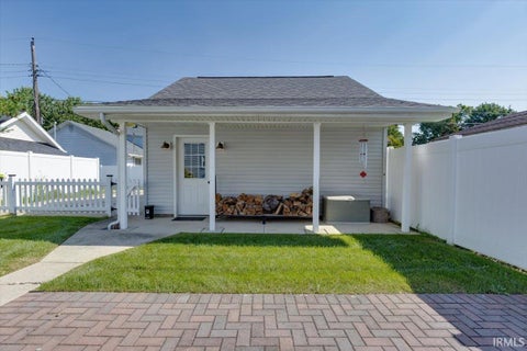 Tiny photo for 1361 Poplar Street, Huntington, IN 46750 (MLS # 202637853)