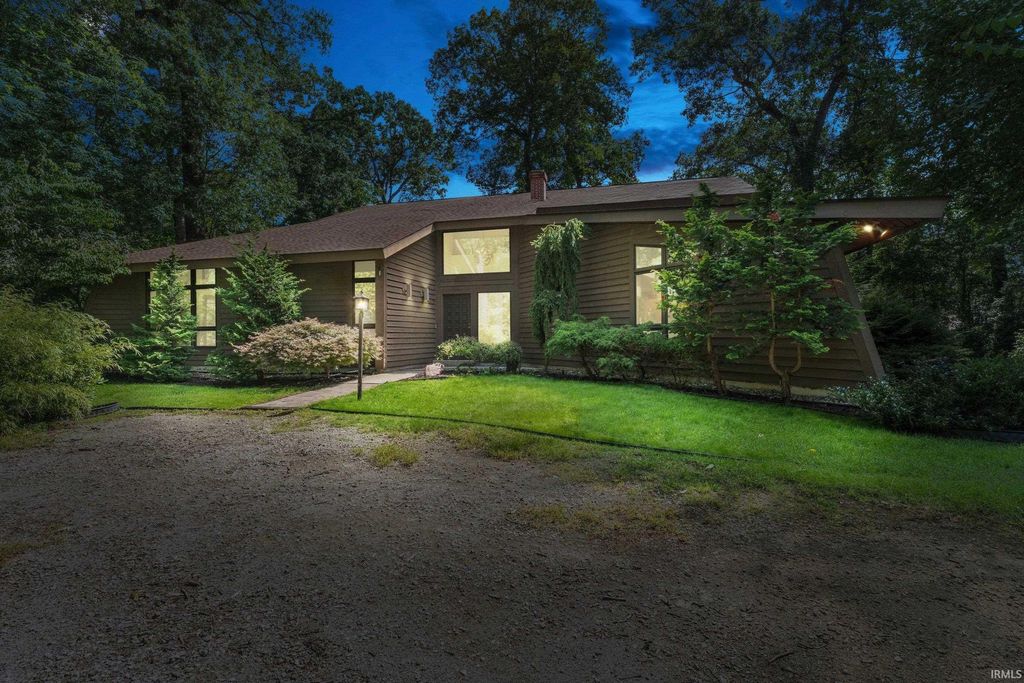 Photo of 14370 State Road 23 Highway, Granger, IN 46530 (MLS # 202536189)