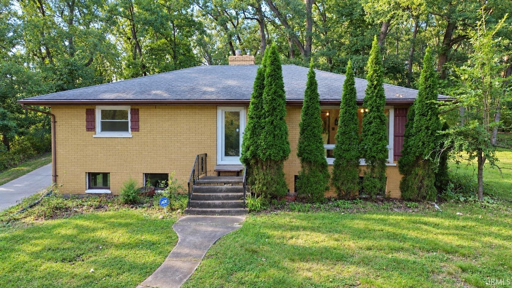 Photo of 14822 Reeder Road, Crown Point, IN 46307 (MLS # 202636823)