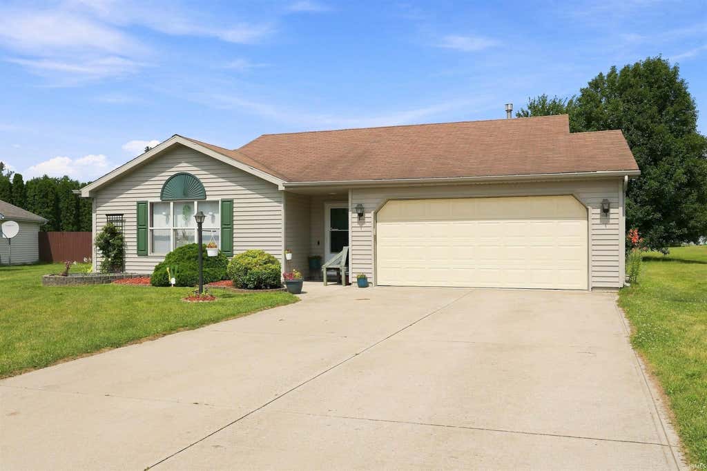 Photo of 308 Alexis Drive, Milford, IN 46542 (MLS # 202631465)