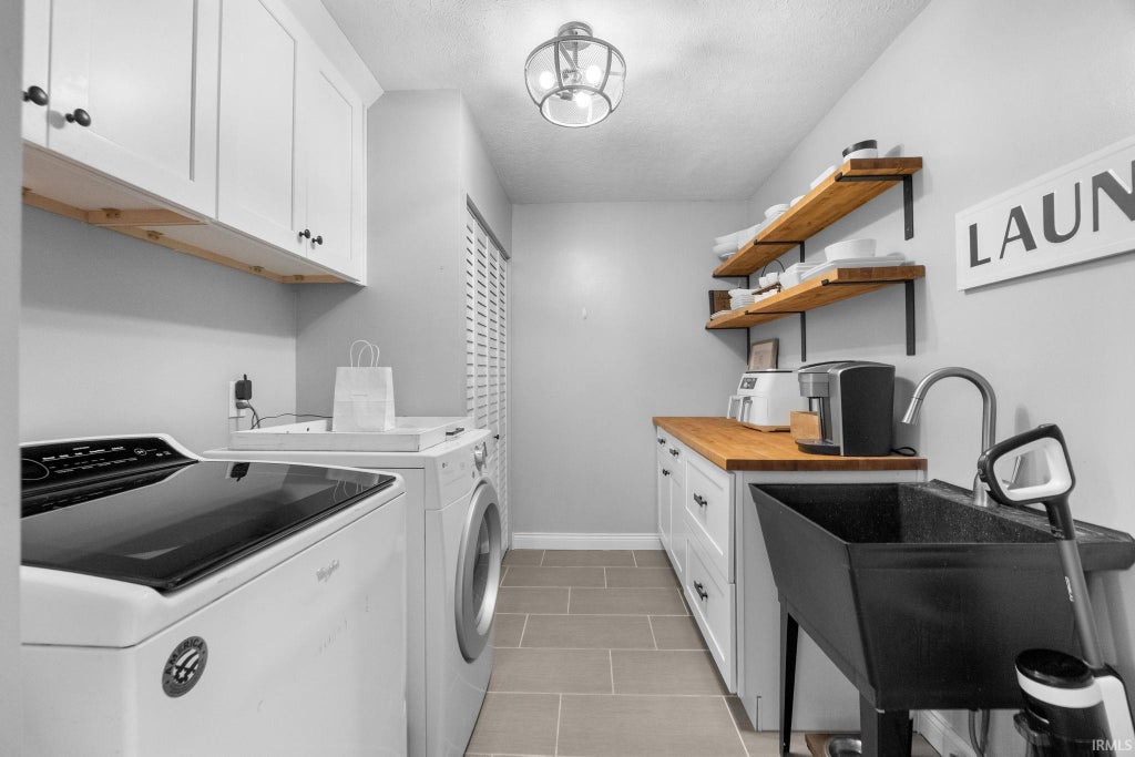 Photo of 2709 Cambridge Street, West Lafayette, IN 47906 (MLS # 202642964)