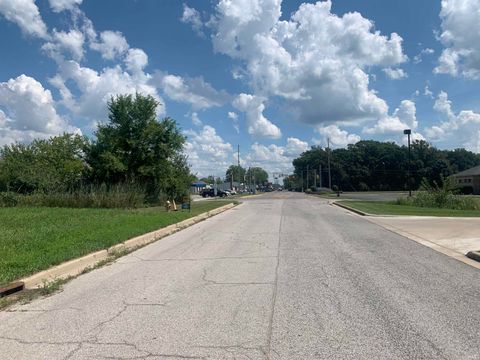 Tiny photo for 2 W Fisher Street Extension, Monticello, IN 47960 (MLS # 202624261)
