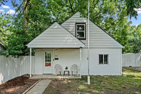 Photo of 1621 N 16TH Street, Lafayette, IN 47904 (MLS # 202627658)