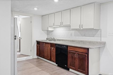 Tiny photo for 1621 N 16TH Street, Lafayette, IN 47904 (MLS # 202627658)