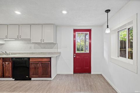 Tiny photo for 1621 N 16TH Street, Lafayette, IN 47904 (MLS # 202627658)