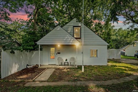 Tiny photo for 1621 N 16TH Street, Lafayette, IN 47904 (MLS # 202627658)