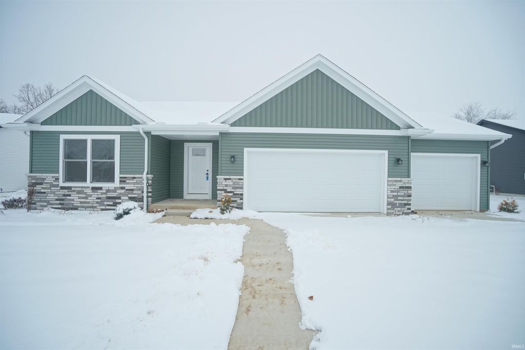 Photo of 455 N Eastfield Circle, Milford, IN 46542 (MLS # 202548222)