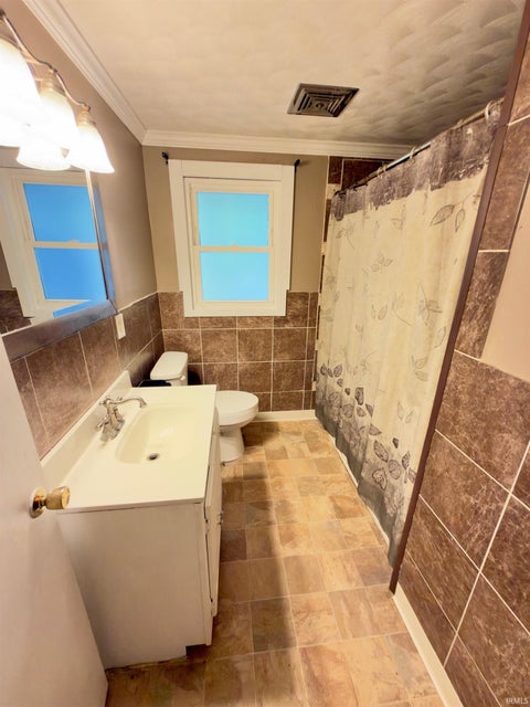 Tiny photo for 405 N Hill Street, Fairmount, IN 46928 (MLS # 202643039)