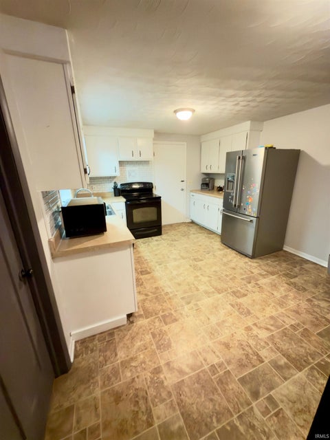 Tiny photo for 405 N Hill Street, Fairmount, IN 46928 (MLS # 202643039)