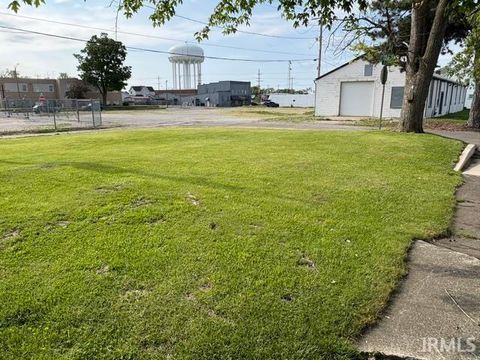 Tiny photo for 1201 S Mulberry Street, Muncie, IN 47302 (MLS # 202618673)