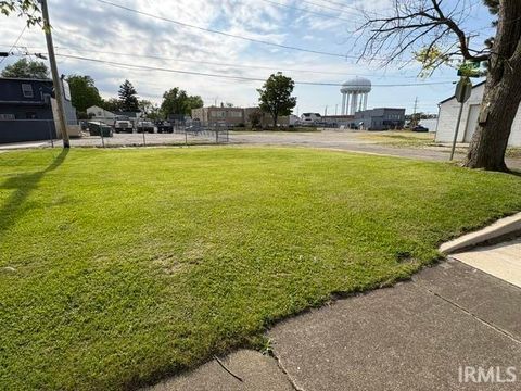 Tiny photo for 1201 S Mulberry Street, Muncie, IN 47302 (MLS # 202618673)