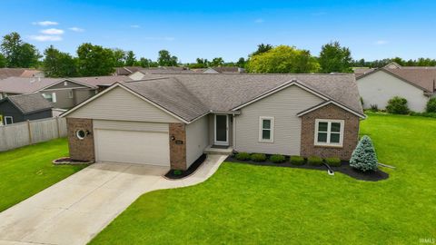 Photo of 5021 Clovedale Drive, Woodburn, IN 46797 (MLS # 202620200)