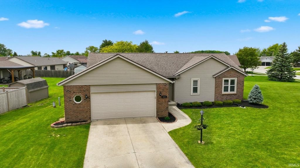 Photo of 5021 Clovedale Drive, Woodburn, IN 46797 (MLS # 202620200)