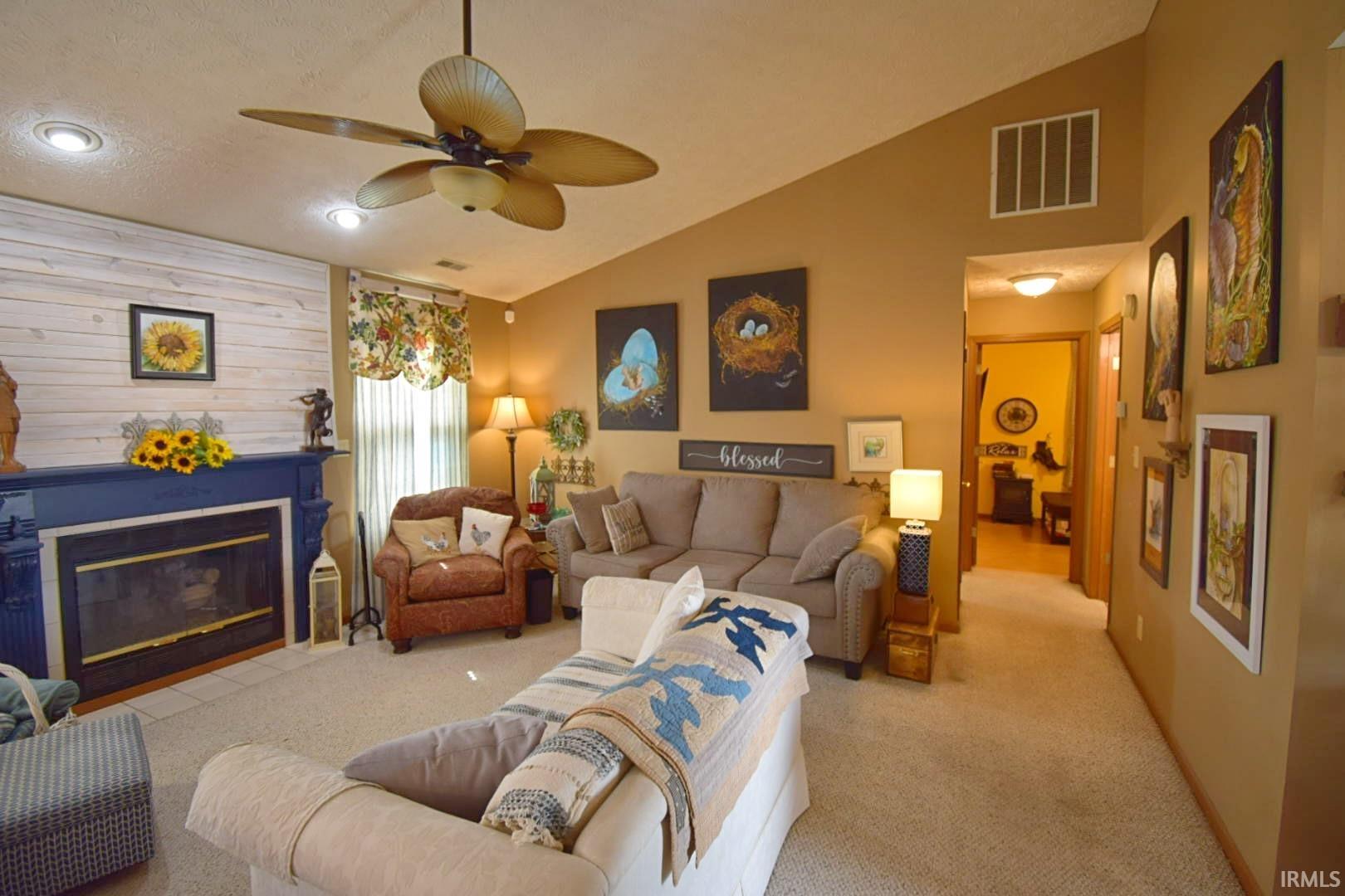 1607 W Candlewick Lane
