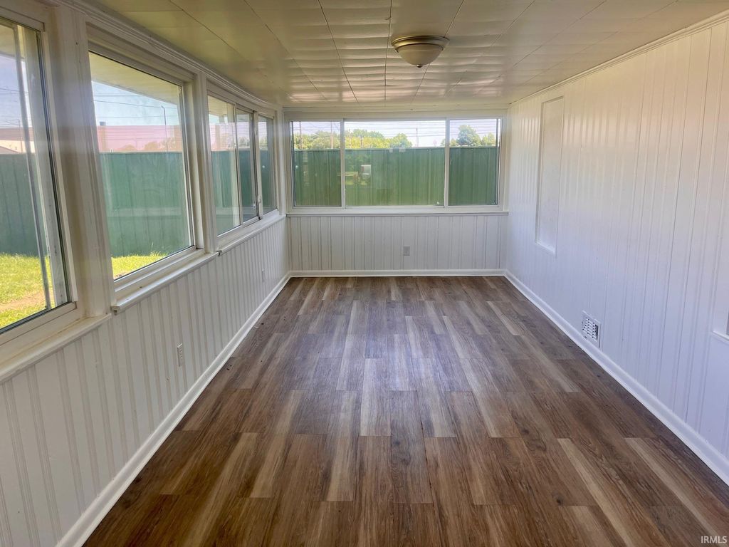 Photo of 967 Independence Avenue, Evansville, IN 47713 (MLS # 202617953)