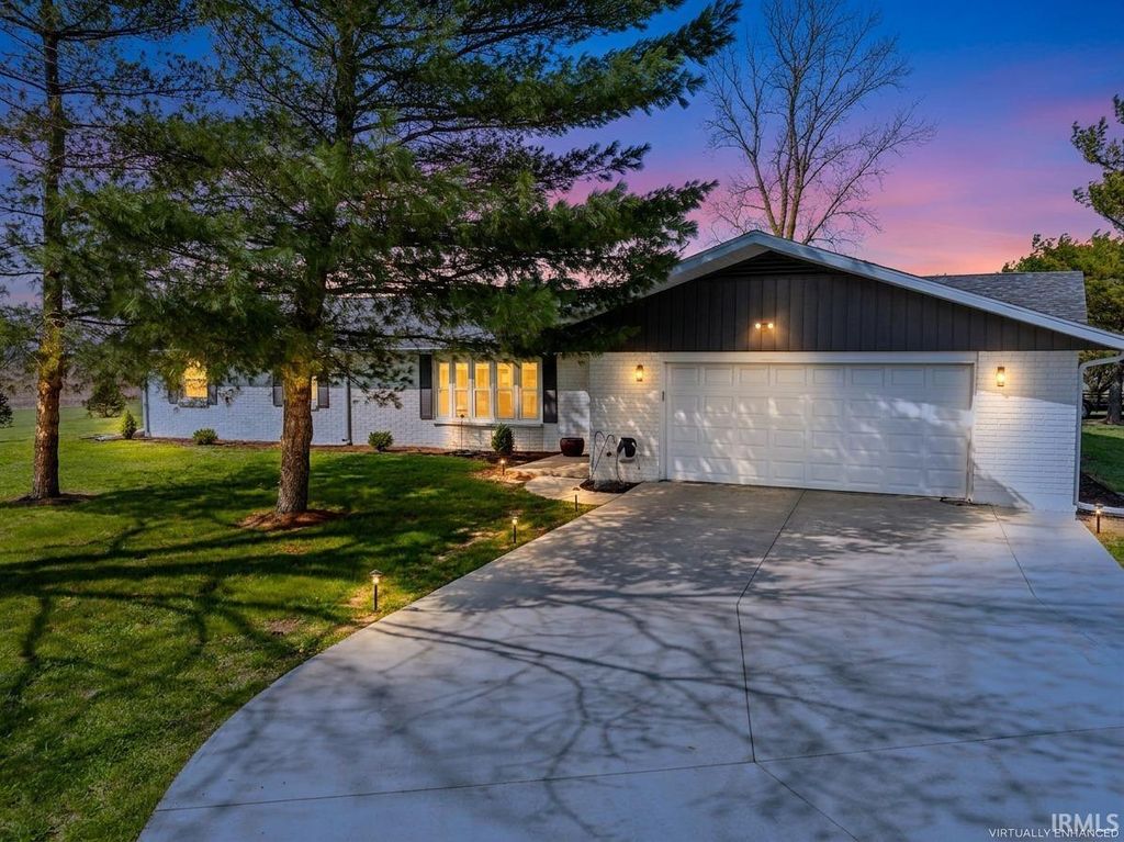 Photo of 1609 E Royerton Drive, Muncie, IN 47303 (MLS # 202612385)