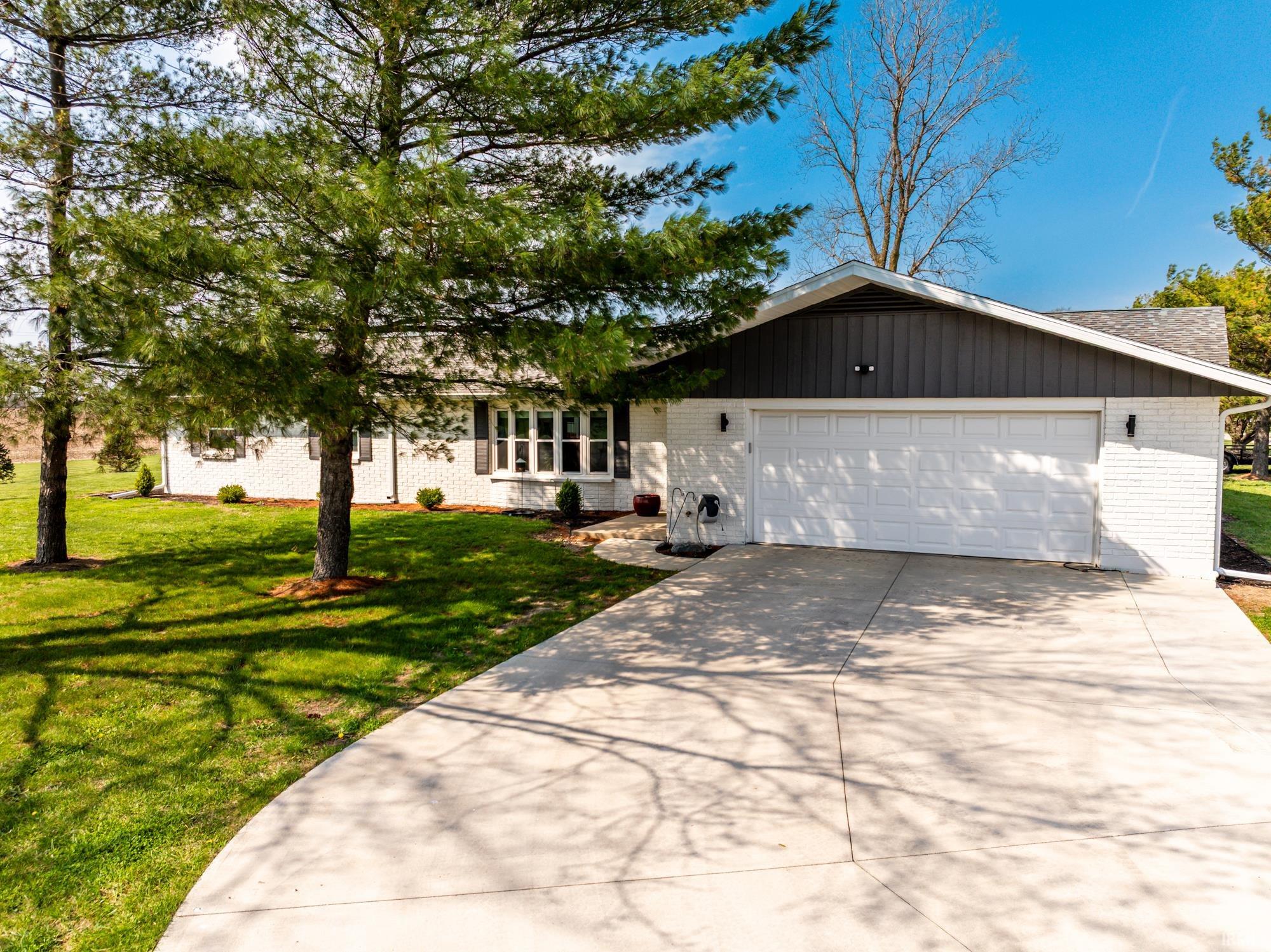 1609 E Royerton Drive