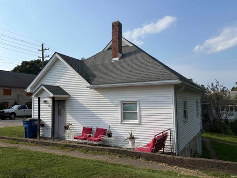 Tiny photo for 1717 11th Street, Bedford, IN 47421 (MLS # 202638816)