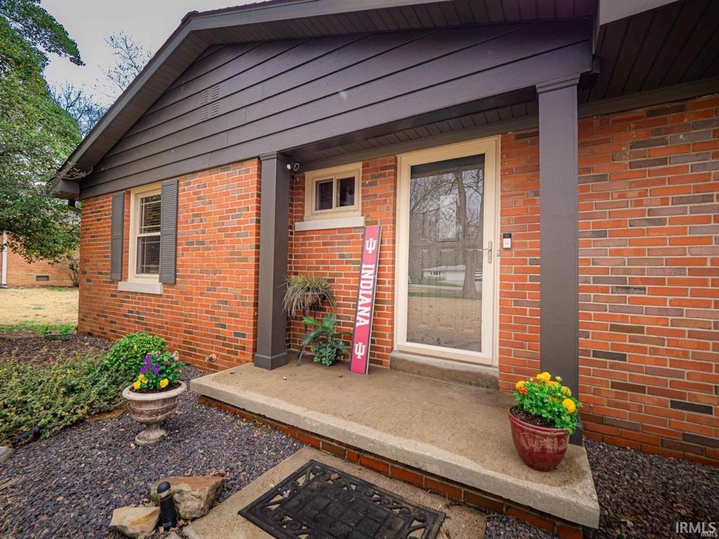 Photo of 2267 Cherry Lane, Evansville, IN 47725 (MLS # 202613776)