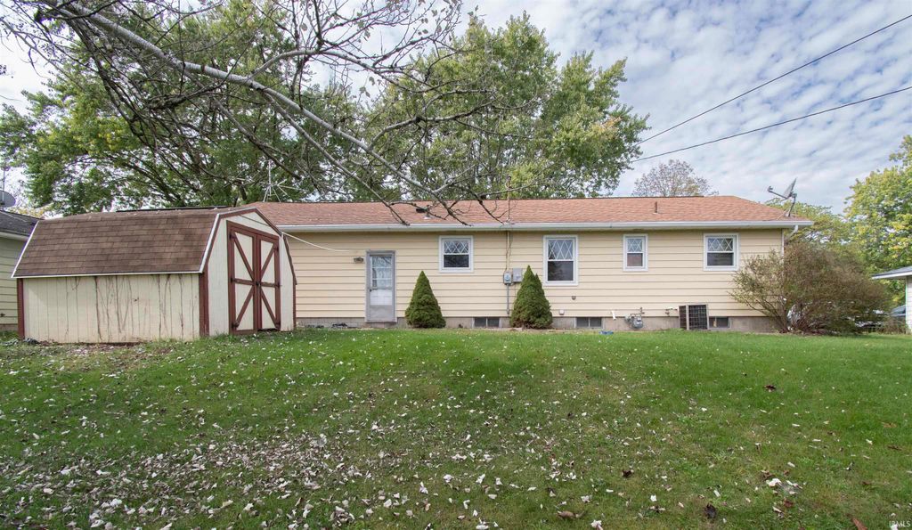 Photo of 914 East Avenue, Kendallville, IN 46755 (MLS # 202541967)