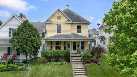 208 E Navarre Street, South Bend, IN 46601 - #: 202517604