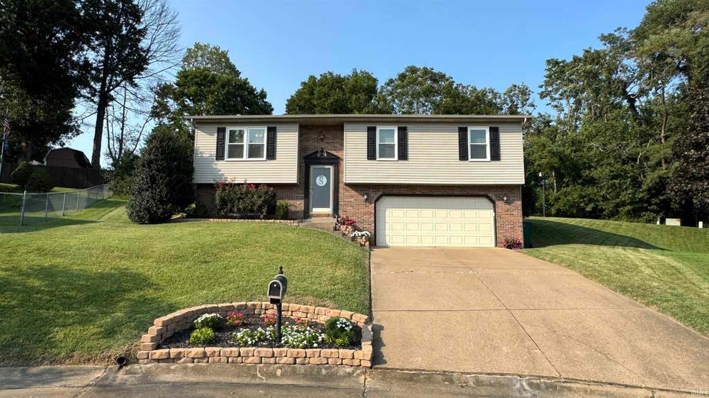 Photo of 5533 Meadowlark Drive, Evansville, IN 47712 (MLS # 202632423)