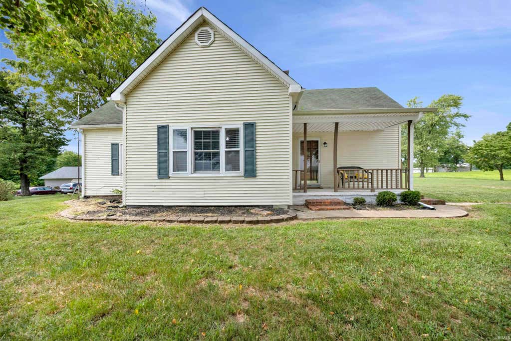 Photo of 931 N 225 W, Princeton, IN 47670 (MLS # 202632844)