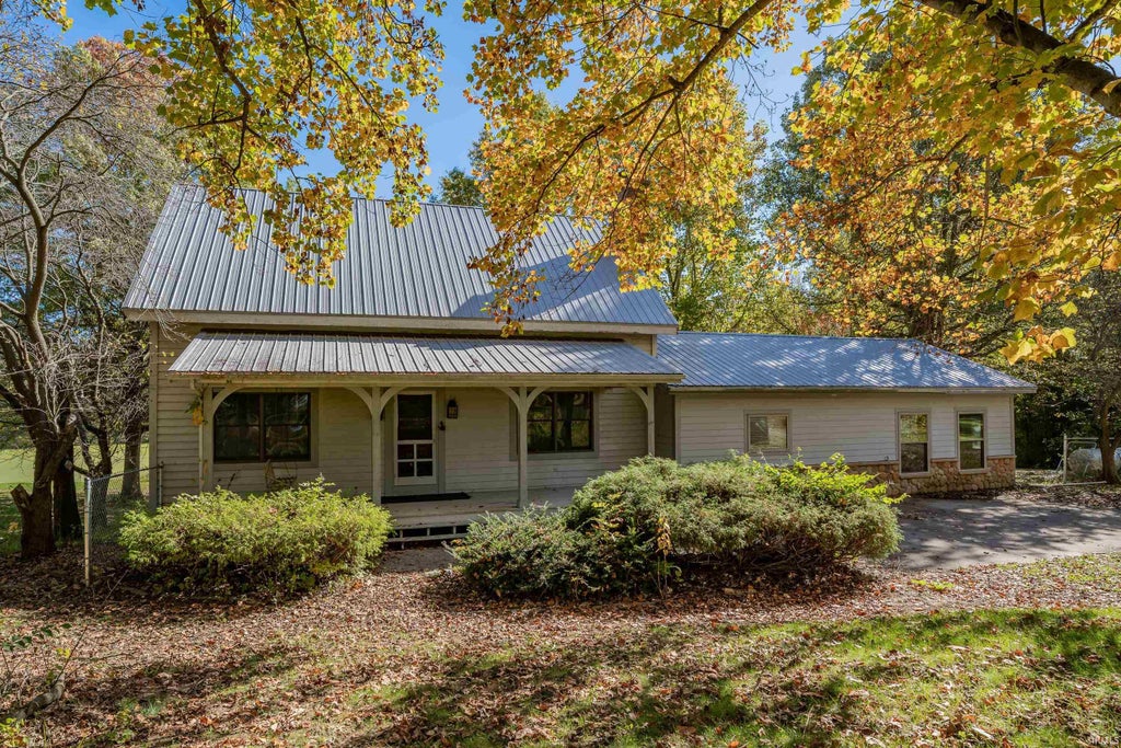 Photo of 10605 N 400, Roanoke, IN 46783 (MLS # 202644550)