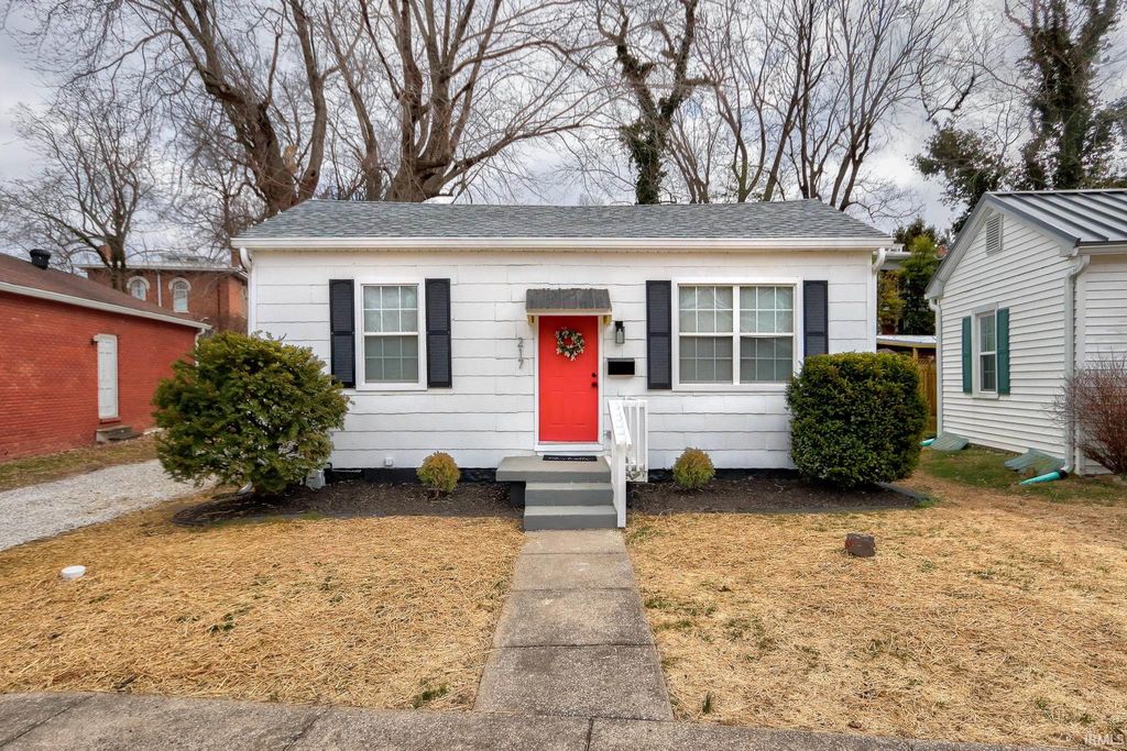 Photo of 217 Monroe Street, Newburgh, IN 47630 (MLS # 202606121)