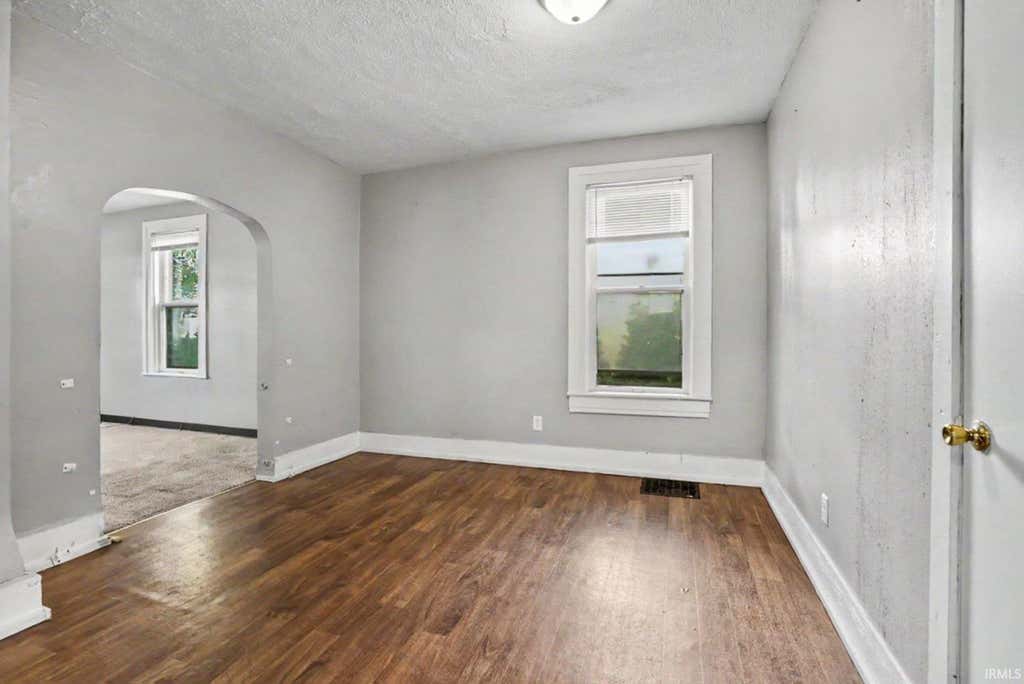 Photo of 922 E Grove Street, Mishawaka, IN 46545 (MLS # 202622810)