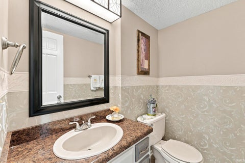 Tiny photo for 8323 Ramshire Lane, Fort Wayne, IN 46835 (MLS # 202636541)
