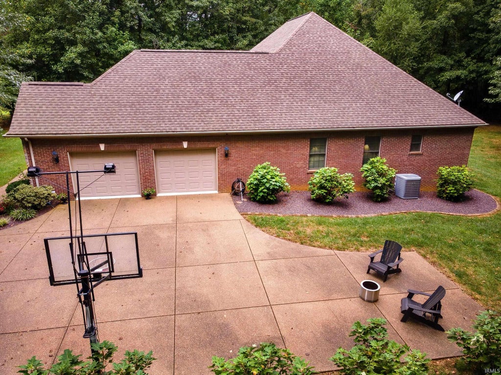 Photo of 8860 &amp; 8800 N Waterford Drive, Mount Vernon, IN 47620 (MLS # 202638020)