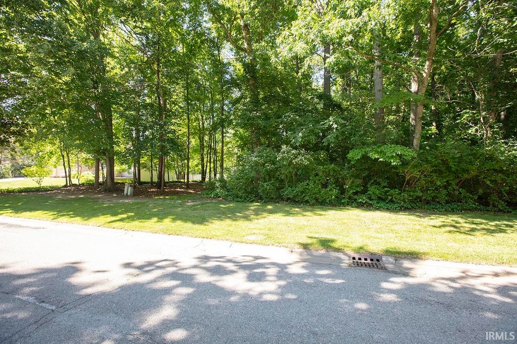Photo of 25413 N Shore Drive #2, Elkhart, IN 46514 (MLS # 202549199)