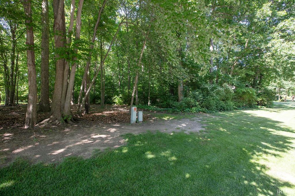 Photo of 25413 N Shore Drive #2, Elkhart, IN 46514 (MLS # 202549199)