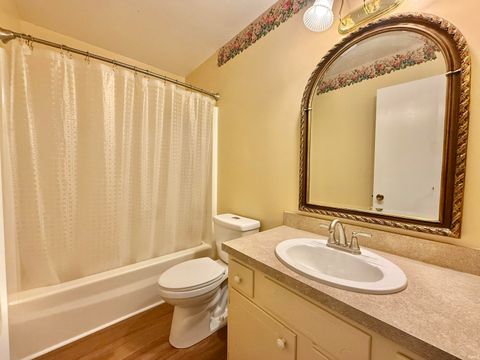 Tiny photo for 1103 Burdette Avenue, Evansville, IN 47714 (MLS # 202614458)