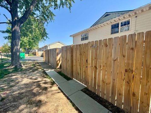 Tiny photo for 1103 Burdette Avenue, Evansville, IN 47714 (MLS # 202614458)