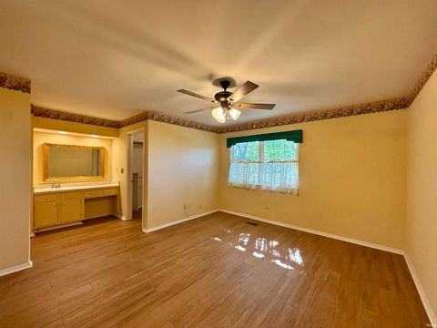 Tiny photo for 1103 Burdette Avenue, Evansville, IN 47714 (MLS # 202614458)
