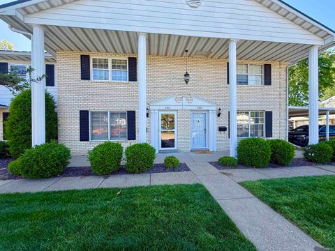 Tiny photo for 1103 Burdette Avenue, Evansville, IN 47714 (MLS # 202614458)