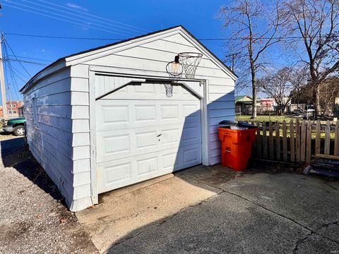 Tiny photo for 901 S Market Street, Winamac, IN 46996 (MLS # 202607849)