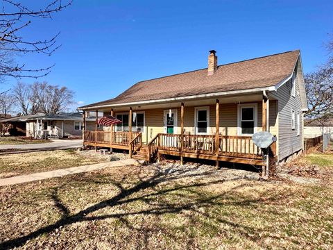 Photo of 901 S Market Street, Winamac, IN 46996 (MLS # 202607849)