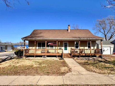 Tiny photo for 901 S Market Street, Winamac, IN 46996 (MLS # 202607849)