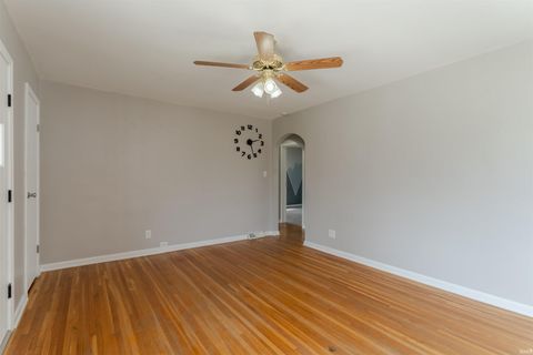 Tiny photo for 1908 Bellemeade Avenue, Evansville, IN 47714 (MLS # 202612116)