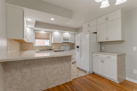 Tiny photo for 1908 Bellemeade Avenue, Evansville, IN 47714 (MLS # 202612116)