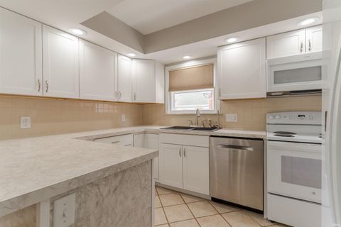 Tiny photo for 1908 Bellemeade Avenue, Evansville, IN 47714 (MLS # 202612116)