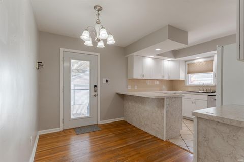 Tiny photo for 1908 Bellemeade Avenue, Evansville, IN 47714 (MLS # 202612116)