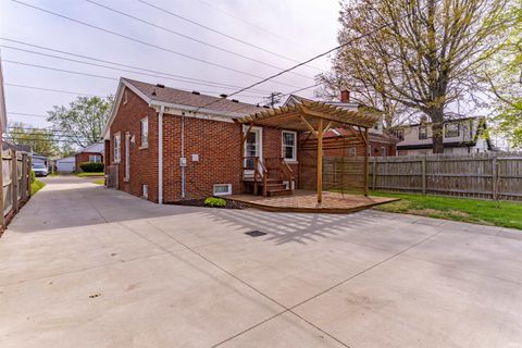 Tiny photo for 1908 Bellemeade Avenue, Evansville, IN 47714 (MLS # 202612116)
