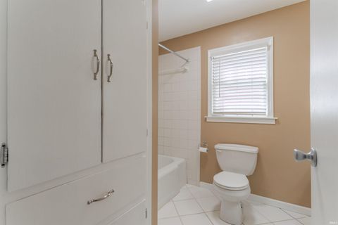 Tiny photo for 1908 Bellemeade Avenue, Evansville, IN 47714 (MLS # 202612116)