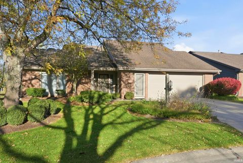 Photo of 2636 Kingston Point, Fort Wayne, IN 46815 (MLS # 202611456)