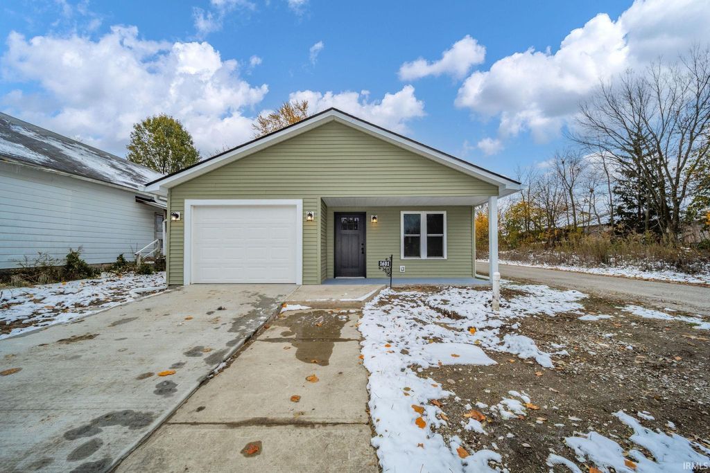 Photo of 1601 E Avenue, New Castle, IN 47362 (MLS # 202546292)