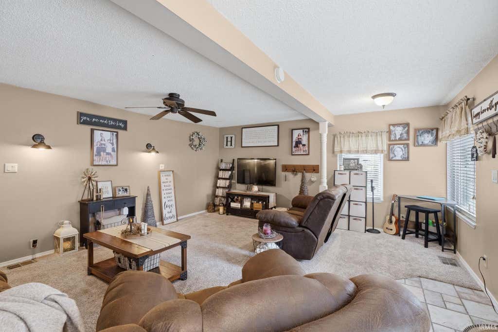 Photo of 623 Short Street, Oakland City, IN 47660 (MLS # 202628976)